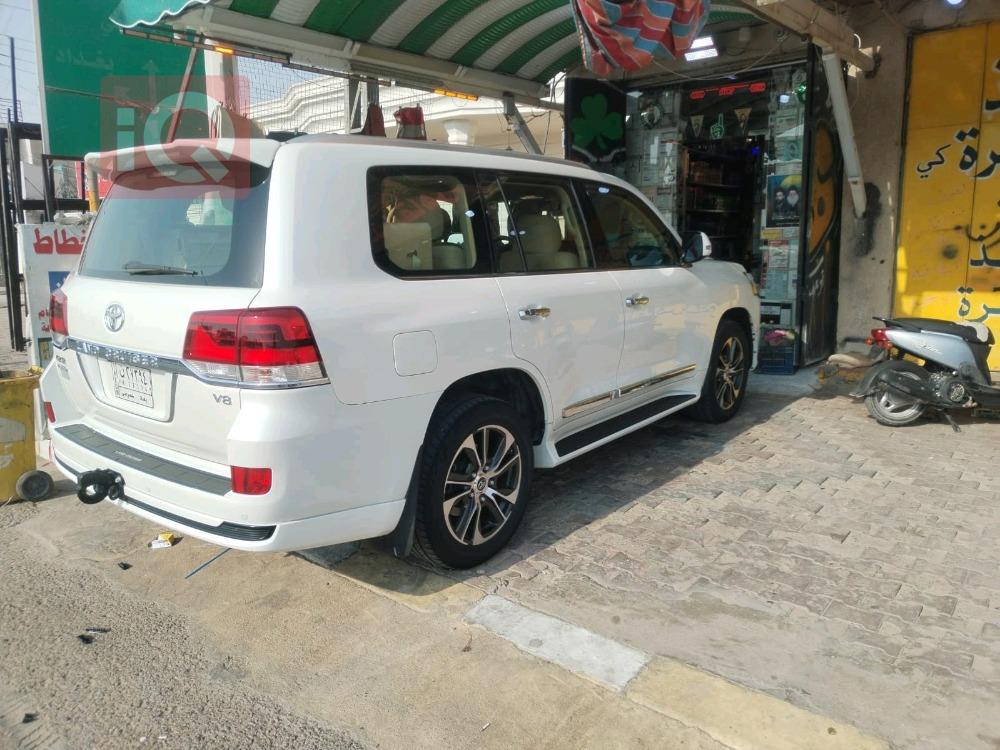 تويوتا لاندكروزر